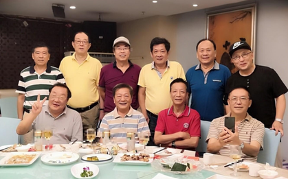 Bắt taxi đến buổi họp lớp sau 40 năm, tôi giành trả tiền nhưng nghe bạn học nói 1 câu liền bỏ về, thề không bao giờ đi họp lớp nữa