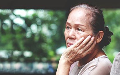 Mẹ già U70 có lương hưu 33 triệu đồng, chu cấp cho mỗi con gần 11 triệu/tháng: khi nhập viện mới vỡ lẽ sự thật đắng
