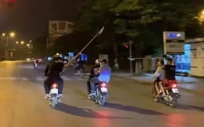 Rủ nhau đi tìm “Na Tra”, nhóm thanh niên vô cớ bắn người đi đường ở Hà Nội