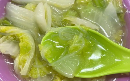 100 triệu người bàn tán về bát canh có giá 3.000 đồng của trường ĐH top đầu: Nhờ nó, tôi biết cách viết lại vạch xuất phát của mình!