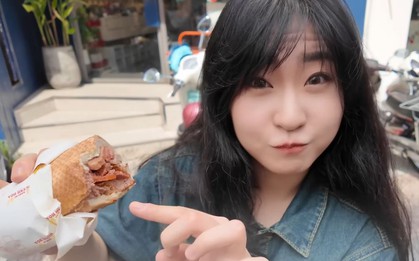 Khách Trung mê mẩn 1 loại bánh Việt Nam, nhận xét "đỉnh quá, mang 10 cái về Trung Quốc được không?"