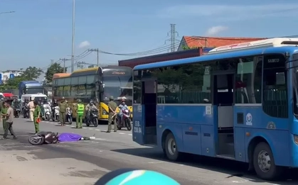 Hiện trường vụ tai nạn xe buýt ở TPHCM tông nữ sinh tử vong