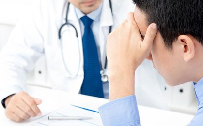 Đi khám vì đột ngột bị chảy máu, người đàn ông sốc nặng trước thông báo của bác sĩ