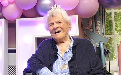 Không cần chế độ đặc biệt, bí quyết sống thọ 116 năm của cụ bà người Anh là điều ai cũng có thể làm