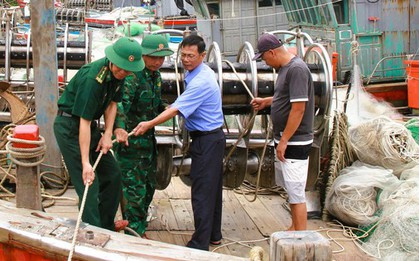 Bão số 5 đang lao nhanh vào bờ, Thanh Hóa ban lệnh cấm biển