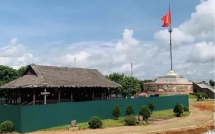 Tạm dừng đón khách tham quan di tích Đôi bờ Hiền Lương - Bến Hải