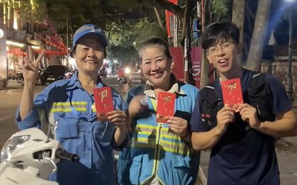 Danh tính chàng trai SN 2002 tặng phong bì cho các cô lao công Hà Nội, chờ hợp luyện xong mới ra đường dọn rác