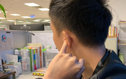 Người đàn ông TP.HCM thủng màng nhĩ khi lấy ráy tai