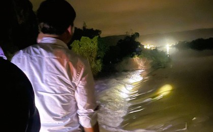 Vỡ đê kênh trong đêm, Chủ tịch tỉnh Thanh Hóa tới hiện trường chỉ đạo khắc phục