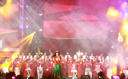 Concert Việt Nam Trong Tôi quyên góp 4,2 tỉ đồng ủng hộ đồng bào miền Trung bị ảnh hưởng bão số 5