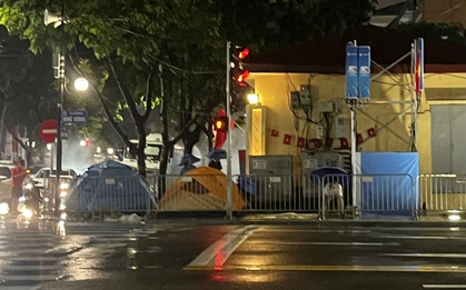 Lý do khó tin từ những người cắm trại giữ "chỗ vàng" trong đêm 26/8 tại Hà Nội