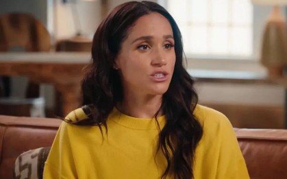 Meghan Markle tiết lộ sự gượng ép khi còn trong Hoàng gia: “Luôn phải mặc quần tất màu nude”