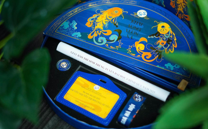 Một trường gây sốt với giấy báo trúng tuyển độc lạ hình hộp bánh trung thu