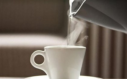 Loại nước gây ung thư chẳng kém bia rượu, nhiều người không biết vẫn uống hàng ngày