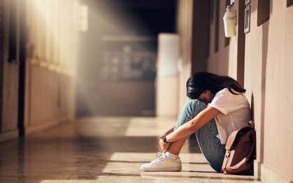 Bức thư của cô gái 18 tuổi khiến hàng triệu người đau lòng: Trước khi sụp đổ, trẻ chờ cha mẹ làm 3 điều này