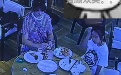 Bị nhắc nhở vì đi ăn buffet nhưng lại giấu đồ mang về, hành động của người mẹ khiến nhân viên sững sờ, không thể tin nổi!