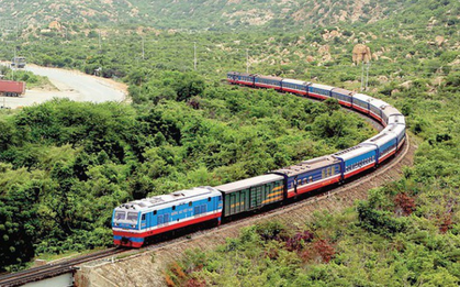 Chuyến tàu đi chưa tới 300km, giá vé từ 800.000 đồng, du khách nhận xét: "Tàu Việt Nam sạch nhất tôi từng đi"