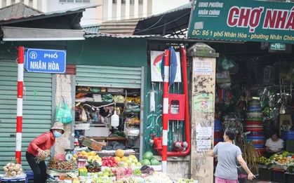 Chợ cóc át chợ chính tại Hà Nội, giao thông ùn tắc