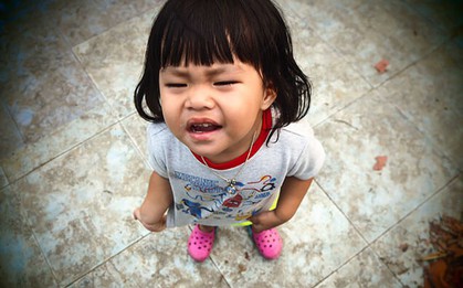 Cha mẹ dễ nuôi dạy ra những đứa trẻ BẤT HIẾU thường có 5 dấu hiệu này