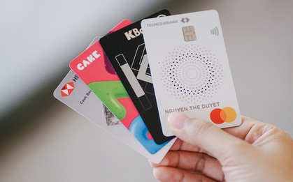 Cuộc chiến hoàn tiền thẻ tín dụng: VIB, TPBank, VPBank hay Techcombank đang "đốt tiền" thế nào để câu khách, và ai mới là người hào phóng thật sự?