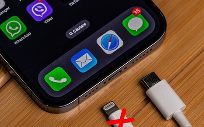 Nói thật là, 2025 rồi còn mua iPhone cổng Lightning là dở