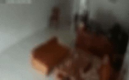 Camera ghi cảnh đối tượng cầm dao xông vào nhà chém trọng thương người đàn ông ở Hải Phòng