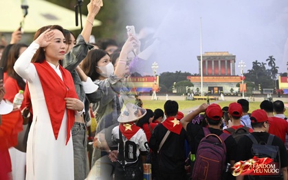 Ngày đầu tiên của tháng 9, hàng nghìn người dân đổ về Quảng trường Ba Đình tham dự Lễ Thượng cờ