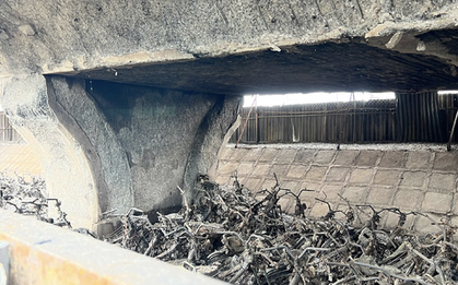 Cấm xe tải trọng trên 18 tấn qua đoạn cầu Vĩnh Tuy sau vụ cháy 500 chiếc xe máy làm lộ cốt thép