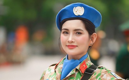 Nữ trung úy nhà 3 đời tham gia diễu binh