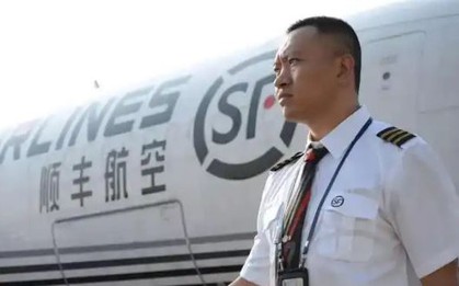 Shipper chăm chỉ học từng phút, 13 năm vượt 30.000 ứng viên trúng tuyển thành cơ trưởng: Tôi tận dụng, học từng phút giây
