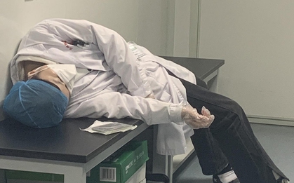 "Rốt cuộc tiền đồ to lớn đến cỡ nào mà đáng để họ bỏ lỡ cả bốn mùa?"