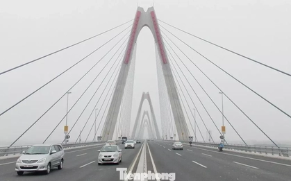 Cấm xe đi lên cầu Nhật Tân vào ban đêm để chuẩn bị tổ chức lại giao thông