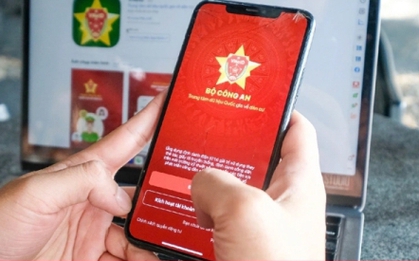 Thủ tướng: Không yêu cầu công dân xuất trình giấy tờ đã được tích hợp trên VNeID