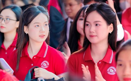 Bắt gặp thủ khoa xinh nhất kỳ thi tốt nghiệp THPT 2025 ở "lò đào tạo Hoa hậu TOP 1 Việt Nam"