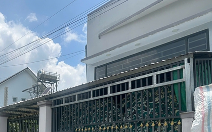 Người phụ nữ ở TP HCM mệt mỏi vì bị hàng xóm xây nhầm nhà trên đất của mình