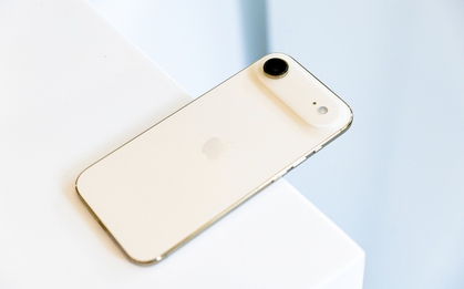 Mở hộp chiếc iPhone mỏng nhất thế giới vừa mở bán chính hãng tại Việt Nam