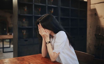 Tôi khổ vì em gái chi tiêu sẵng tay, liên tục báo nợ