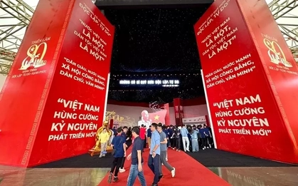 Hà Nội: Không 'hốt bạc' từ khách xem diễu binh, triển lãm 80 năm mới là kỷ lục