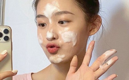 Bạn cần biết: Đổi cách rửa mặt, làn da có thể trẻ hơn đến 5 tuổi