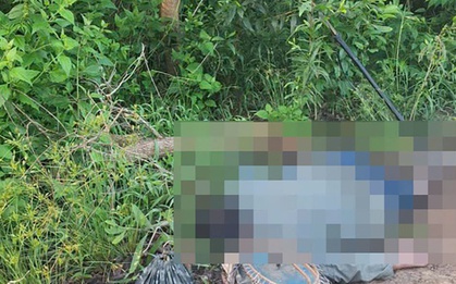 Người đàn ông chết ven đường ở Đồng Tháp, bên cạnh có 2 lồng chim