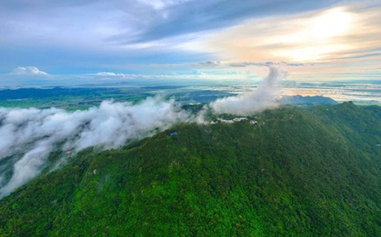 Săn mây trên "nóc nhà miền Tây" ở An Giang
