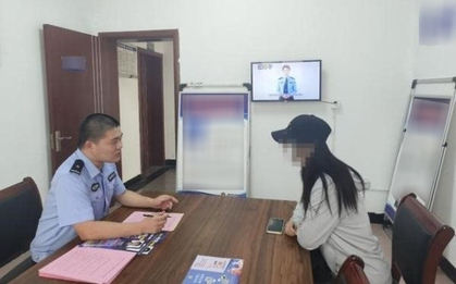 Cung cấp số tài khoản cho công ty để nhận lương, cô gái sinh năm 2000 bất ngờ nhận được hàng loạt “giấy báo nợ”, bị phong toả thẻ ngân hàng