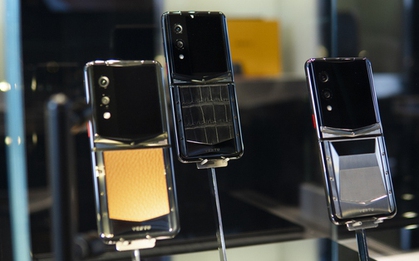 Ai đang mua hàng loạt "huyền thoại" smartphone tại Việt Nam?