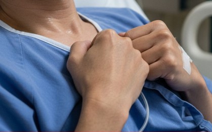 Lột da, suy tủy chỉ sau vài ngày uống nhầm liều thuốc trị bệnh vảy nến
