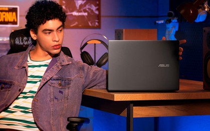 ASUS Gaming V16: Laptop gaming mỏng nhẹ vừa học vừa chơi cho mùa Back to School