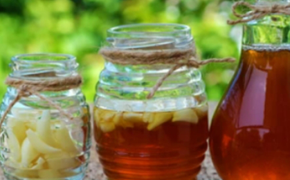 6 lý do bạn nên uống tỏi ngâm mật ong thường xuyên