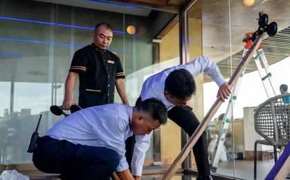 Khách sạn khu du lịch ở Quảng Ninh chèn cửa chống bão