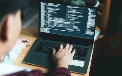 90% lập trình viên dùng AI: Nghề gõ code trước ngưỡng cửa thay đổi, cơ hội nào cho người mới vào ngành?