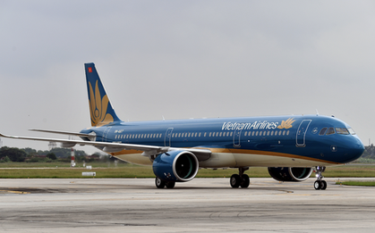 Bão số 9 Ragasa diễn biến phức tạp, hủy loạt chuyến bay