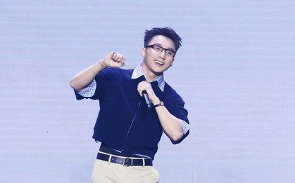 “Bạn sen” Sơn Tùng M-TP bất ngờ thu nạp “em pet số 3” về nhà cạnh tranh với 2 “hot pet” cõi mạng Chikohoho và Tomihihi